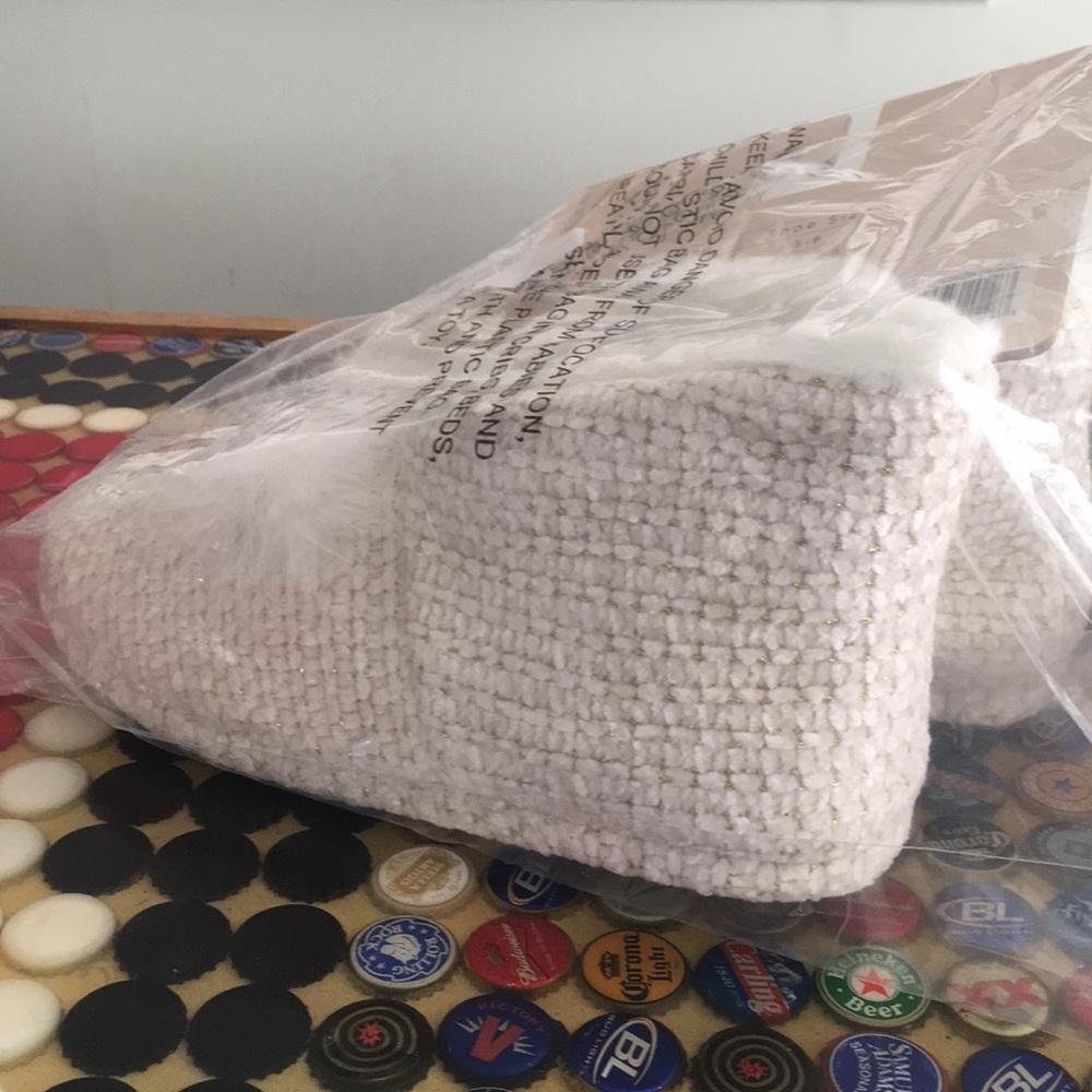 COPY - Woman’s XL 9.5 to 10 slippers NWT